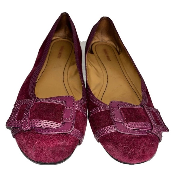 Nine West Raspberry suede flats. Leather upper. Gorgeous buckle trim. Size 7
C - Picture 1 of 9